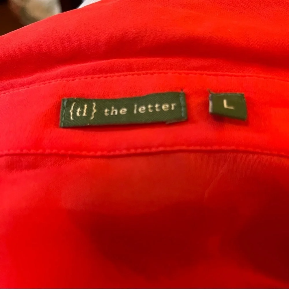 {tl} the letter L 100% Silk Long Sleeve Blouse Red Pink Button Front Pockets